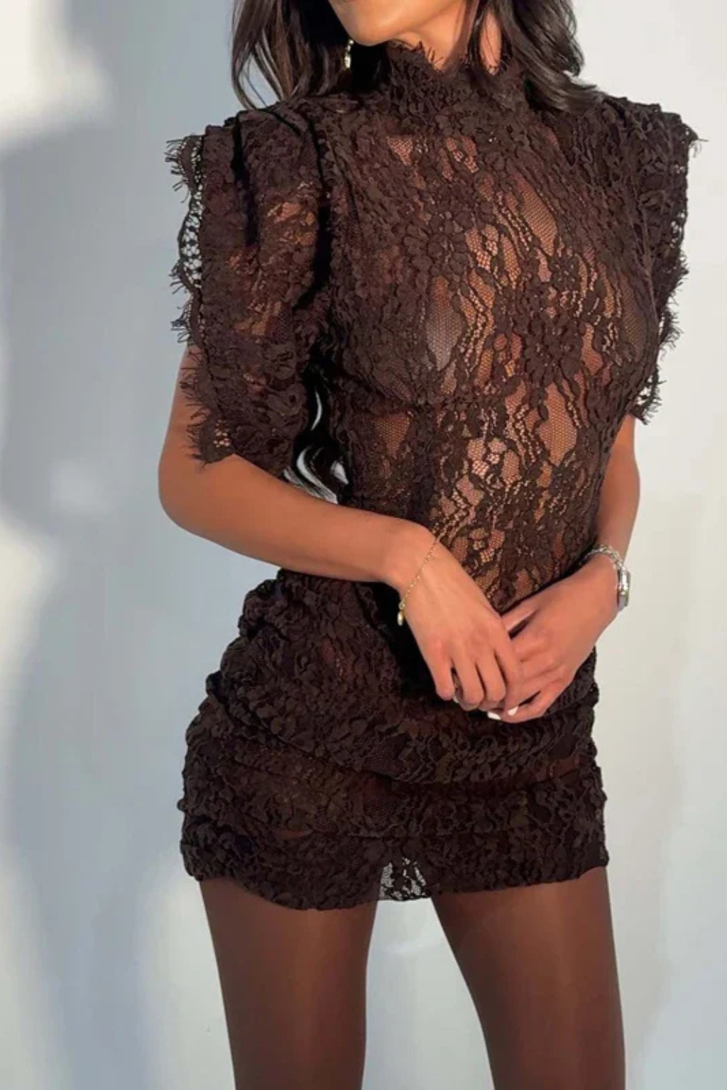 Crevelle — sleeve detail
