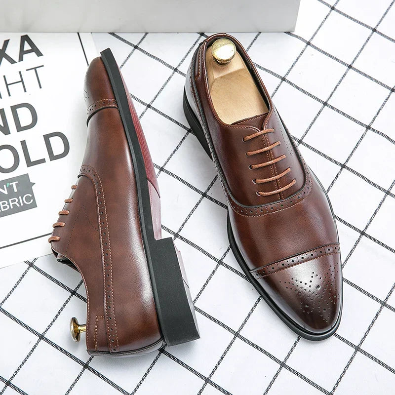 Men's Classic Oxford Shoes, Lace-Up - view 3