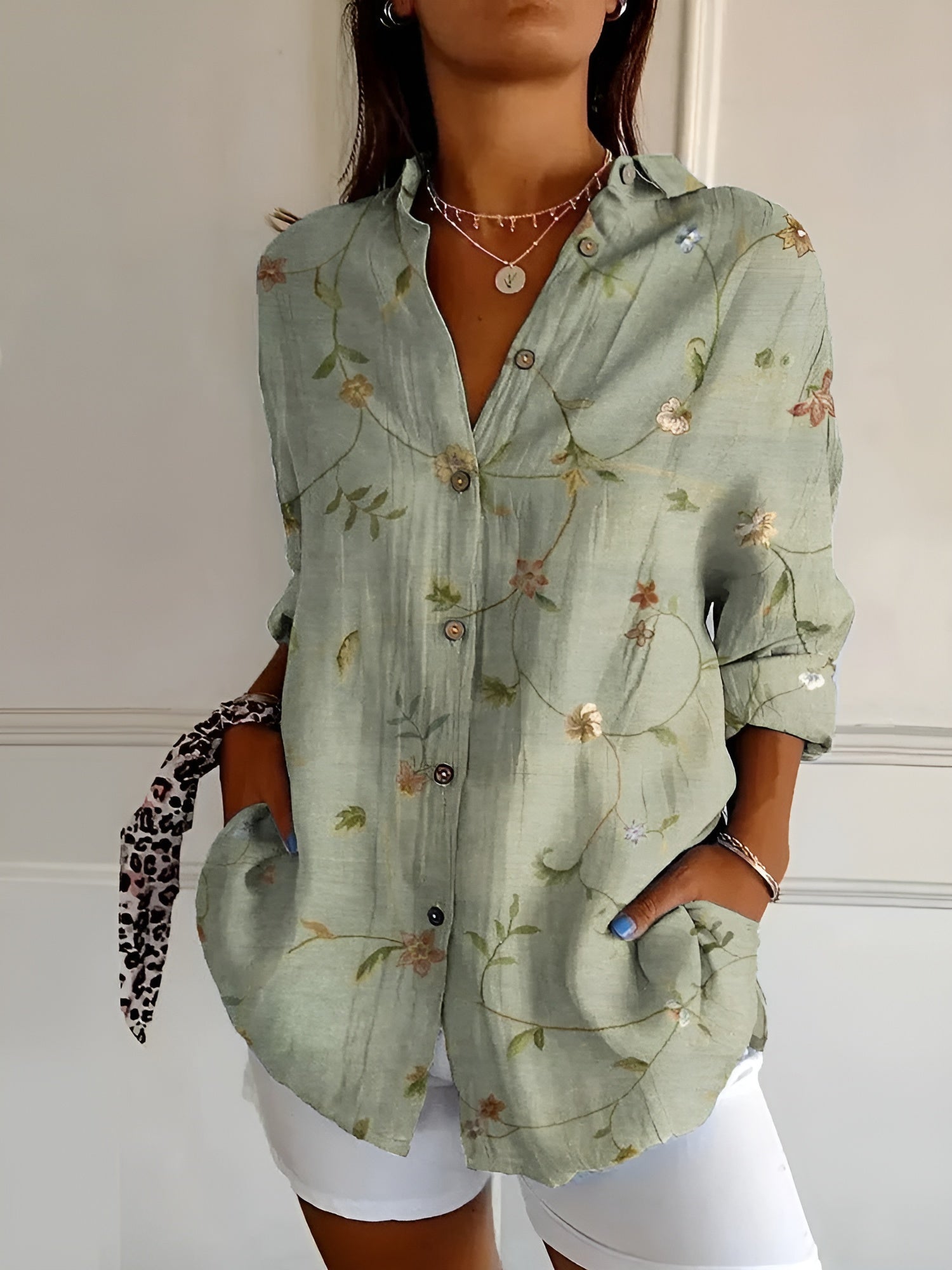 Liravelle — blouse view 2